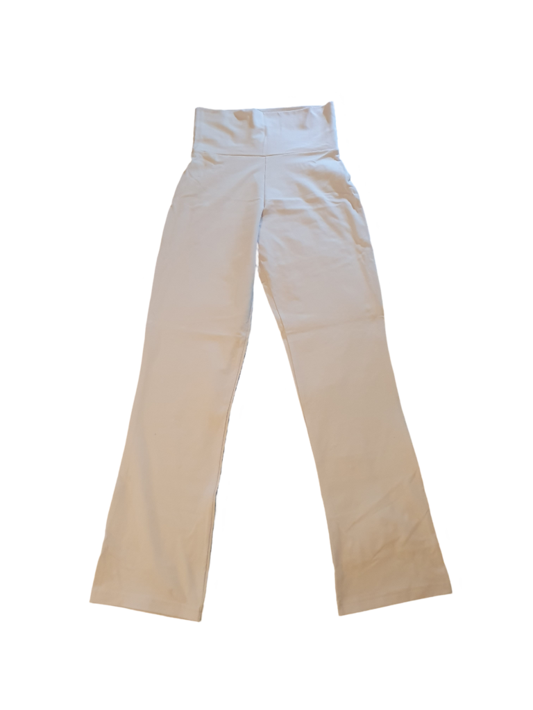 High-Waist Yoga-Schlaghose in Weiß – Lässige Bootcut-Hose 20241002_204444